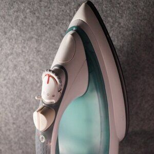 Sunbeam Steam Master Drip Free Iron 4234‑001 Teal White Preowned